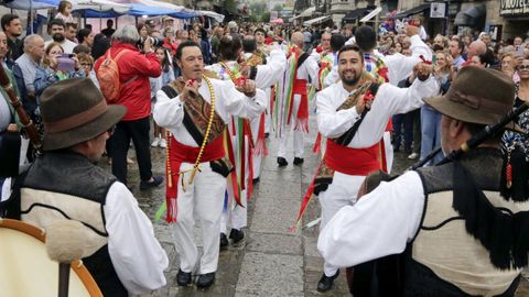 Por la descripci&oacute;n de los bailarines, estos podr&iacute;an ser los Danzantes de Cobas
