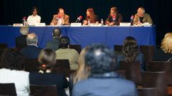 El debate se desarroll� en el caf� teatro del Pazo da Cultura de Nar�n.