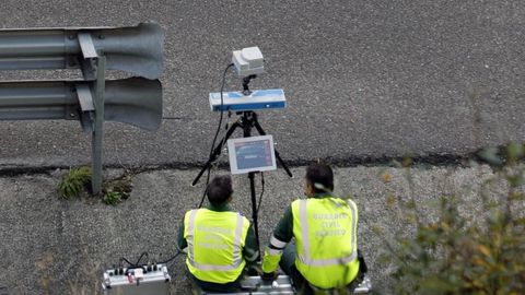 Imagen de archivo de un radar móvil en una carretera ourensana.