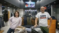 Patricia Calviño y José Cid, propietarios de The Town en el nuevo local en la rúa Progreso, 107. 
