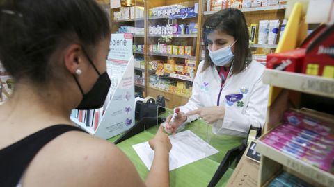 En la farmacia de la avenida de Esteiro la demanda de test de saliva ha aumento en los ltimos das