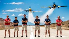 Entre los seis integrantes del equipo nacional de vuelo acrob�tico que qued� subcampe�n estaba un vecino de Oroso, Manuel Rey (el tercero por la derecha), junto a Wehberg, Benito, Masurel y Balcells y Fantoba.