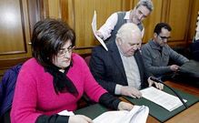 La presidenta del CCU en una anterior reuni�n con el alcalde (de pie) sobre el plan general.