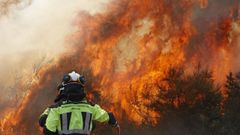 Bomberos de Mlaga sofocan un incendio en Erosa, A Gudia.