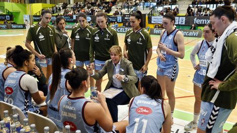 Cristina Cantero, en Navia, donde su equipo se enfrenta hoy al Logro&ntilde;o.