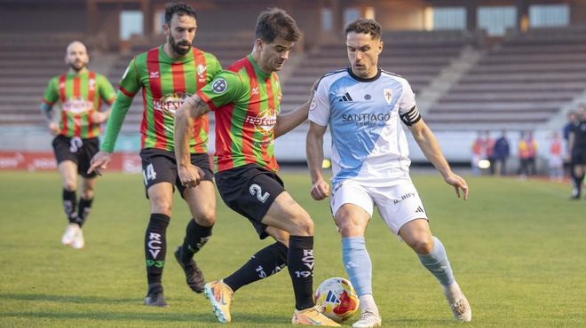 Samu Rodr&iacute;guez, capit&aacute;n del Compos, en el empate sin goles ante el Vilalb&eacute;s (0-0).