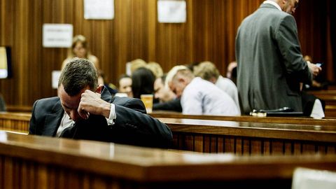 Oscar Pistorius durante la jornada del jueves de su juicio