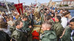 �Mira c�mo fue el Naufraxio y la procesi�n mar�tima de Laxe!