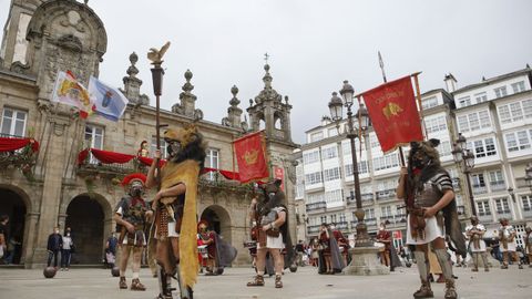 As fueron los desfiles del primer da de Arde Lucus