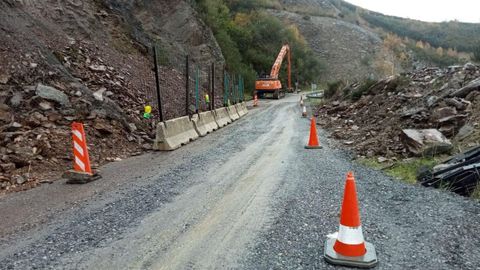Obras en la carretera entre Dega�as e Ibias