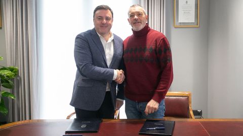 El presidente de la Deputaci�n, Valent�n Gonz�lez Formoso, y el alcalde de Zas, Manuel Mu��o, firmaron un convenio de colaboraci�n