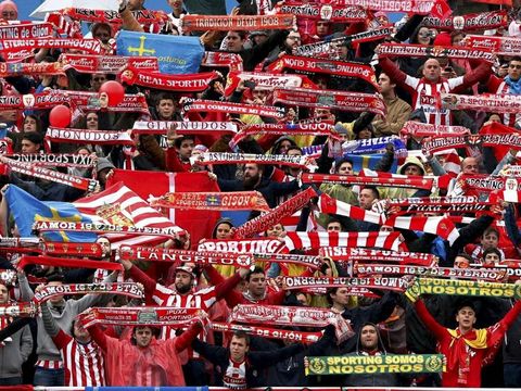 La hinchada del Sporting llenará hoy El Molinón.