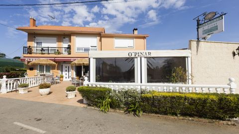 La parte exterior del restaurante O Pinar fue reparada a lo largo de este viernes