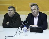 El alcalde Manuel Ruiz y el diputado Jos� Manuel Balseiro, en Ribeira. 