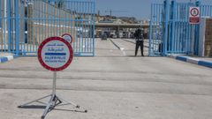 El lado marroqu de la frontera que conecta Fnideq, Marruecos, con Ceuta