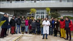El personal del Oceanogr�fico, ante el centro herculino