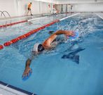 La piscina es la instalaci�n deportiva m�s usada de Cee. 