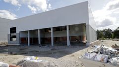 Las obras en la parcela comenzaron el pasado mes de abril y la estructura de la nave del nuevo parque de bomberos está ya finalizada.