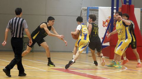 Los amarillos perdieron ante el Tui en la �ltima jornada de la primera fase.