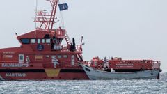 La embarcaci�n de Salvamento Mar�timo Salvamar Tal�a remolc� tambi�n el pasado s�bado cayuco en la costa canaria