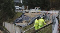 Obras de reparaci�n del socav�n provocado por la filtraci�n de agua