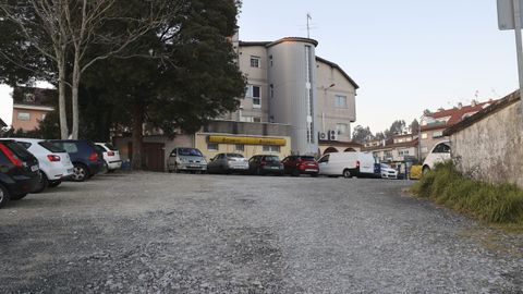 El aparcamiento gratuito est� ubicado en el n�mero 24 de la traves�a de Cacheiras