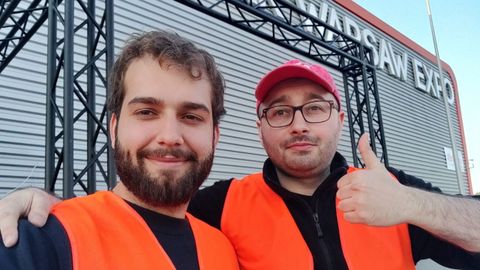 Manuel �ngel V�zquez trabajando como voluntario en el Ptak Warsaw Expo en Polonia