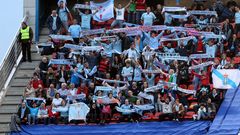 Afici�n celeste en una visita al anterior estadio rojiblanco, el Vicente Calder�n