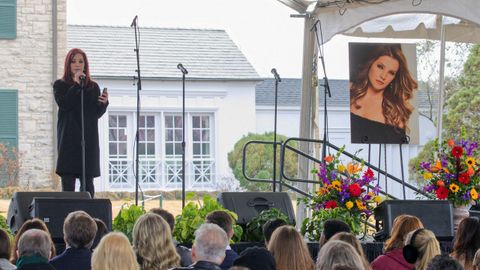 Priscilla Presley, en su intervencin durante el funeral de su hija, Lisa Marie Presley, en la mansin de Graceland