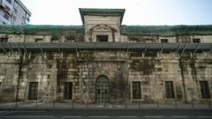 De los 1.065 edificios del casco viejo, 70 est�n en ruinas, 129 se encuentra en mal estado y 432 tienen una conservaci�n deficiente, de modo que solo un 40,75 % de ellos est�n en una situaci�n �ptima. El plan presentado por el gobierno local plantea su rehabilitaci�n, espacialmente la de los inmuebles de titularidad p�blica, como la vieja c�rcel de la calle Progreso. santi m. amil