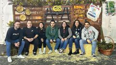 Bruno Lozano Nov�s,�a la izquierda, con el resto de la directiva de la Escola de Gaitas de Ortigueira, en el Son Cervexeiro de 2024