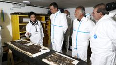 El presidente del Gobierno, Pedro Snchez, visit ayer el laboratorio forense de Cuelgamuros. 