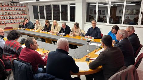 Una de las �ltimas reuniones de la comisi�n ejecutiva provincial del PSOE, con Tom� al frente