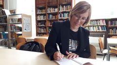 La escritora Roc�o Leira, en el IES ceense