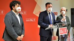 Valent�n Gonz�lez Formoso, en el centro, en su comparecencia de este lunes