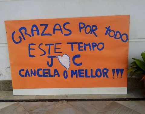 Los ni�os hicieron un cartel para dar las gracias a la empresa anterior. 