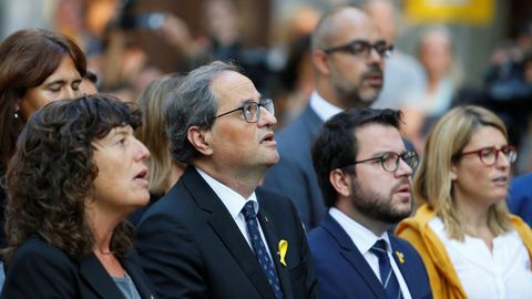 Ofrenda floral del Gobierno de Catalu�a en el monumento de Rafael Casanova en Barcelona. En la imagen, entre otros, Quim Torra. 