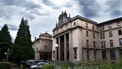 Entrada principal del Seminario de Oviedo, un edificio poco conocido por los vecinos de la ciudad