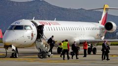 Pasajeros en el aeropuerto de Peinador