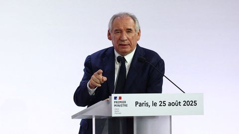 El primer ministro franc�s, Fran�ois Bayrou, durante la rueda de prensa.