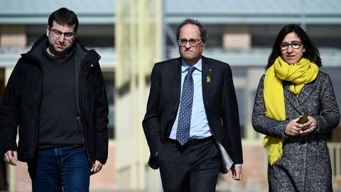Quim Torra, con miembros de su equipo, tras visitar a los presos en Soto del Real