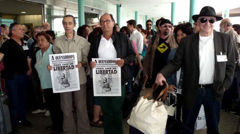 Recepcin del Tren Negro. A la izquierda, William Gordon, junto a Mario Surez del Fueyo (centro) y Jos Luis Paraja