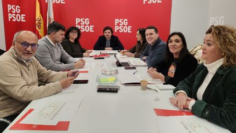 Reuni�n del equipo del PSdeG encargado de redactar la ponencia marco del congreso que celebrar� el partido en marzo en Santiago