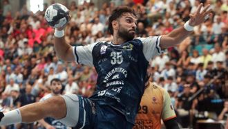 El Cangas vio cerca la victoria, pero tuvo que conformarse con un punto.