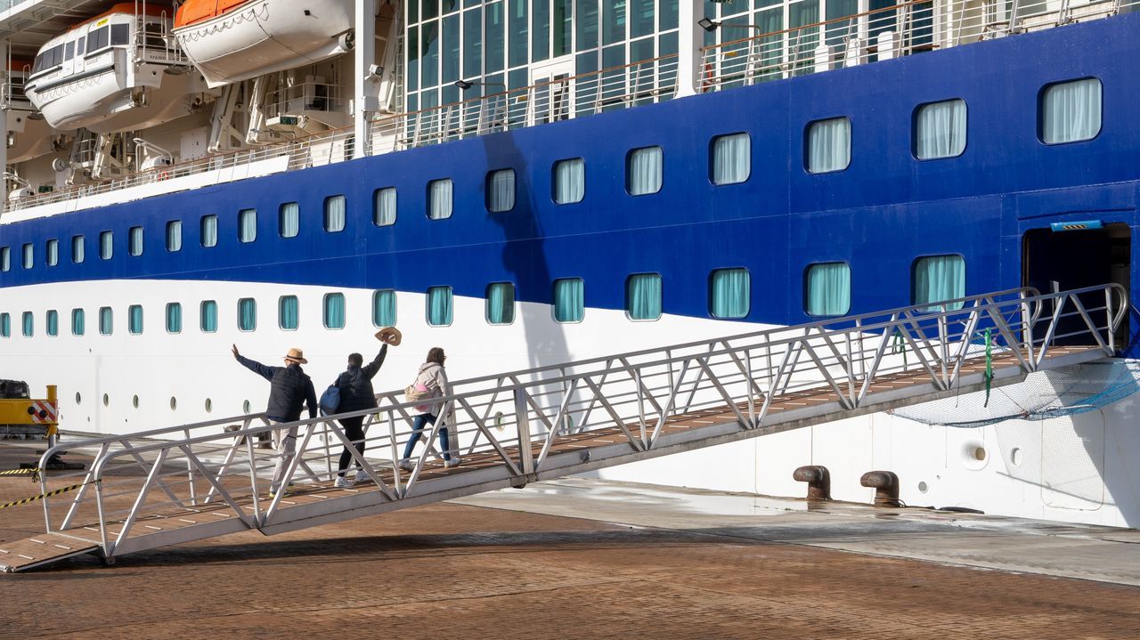 Vigo se convierte por un día en puerto base de cruceros con acento inglés