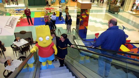 Bart Simpson visit el Ponte Vella para promocionar su apertura en la ciudad de Ourense