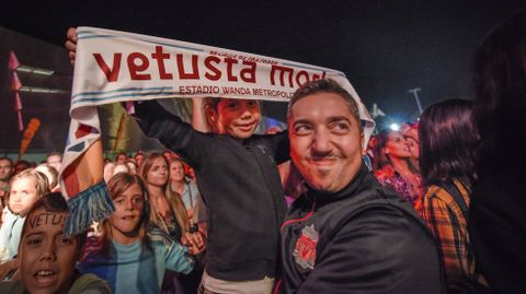 Seguidores de Vetusta Morla, en el concierto que dio en la madrugada del sbado en el Ro Verbena Fest de Pontevedra.