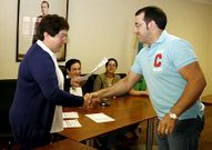 Los alumnos de ESA de Mux�a recibieron ayer sus diplomas.