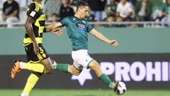 Manu Justo en el partido disputado entre el Racing y el Zaragoza en A Malata.