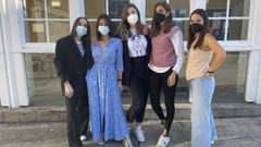 En la imagen, las alumnas del campus que idearon los pantalones para embarazadas